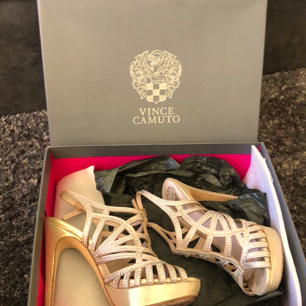 Vince Camuto champagne sparkle heels! 5.5 - Picture 1 of 3